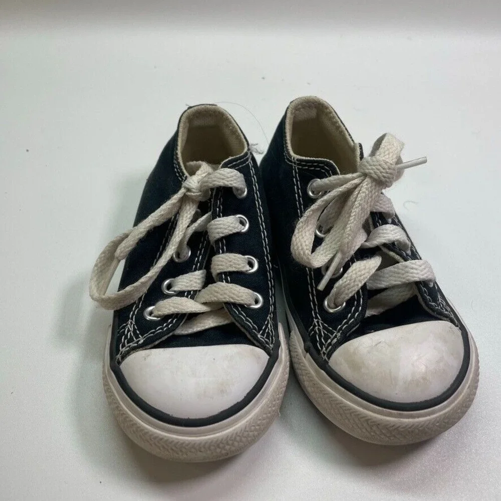 Lot of 2 Converse All Star Toddler Size 6 Black and white Canvas Low Top Lace up